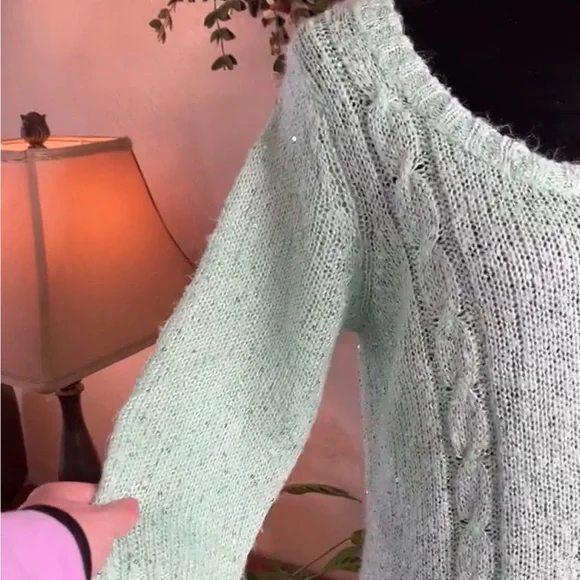 Maurice’s cable knit sweater - Picture 5 of 9